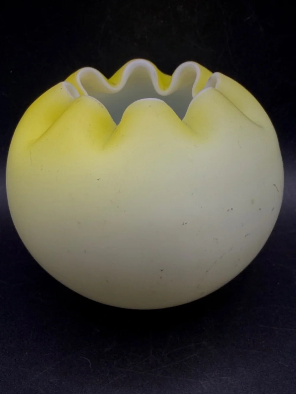 Vintage Yellow Cased Satin Glass Rose Bowl Vase Crimped Edge Tabletop Vessel - Picture 8 of 8